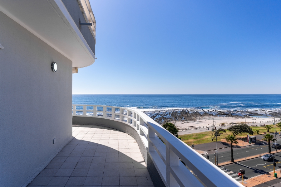 3 Bedroom Property for Sale in Sea Point Western Cape